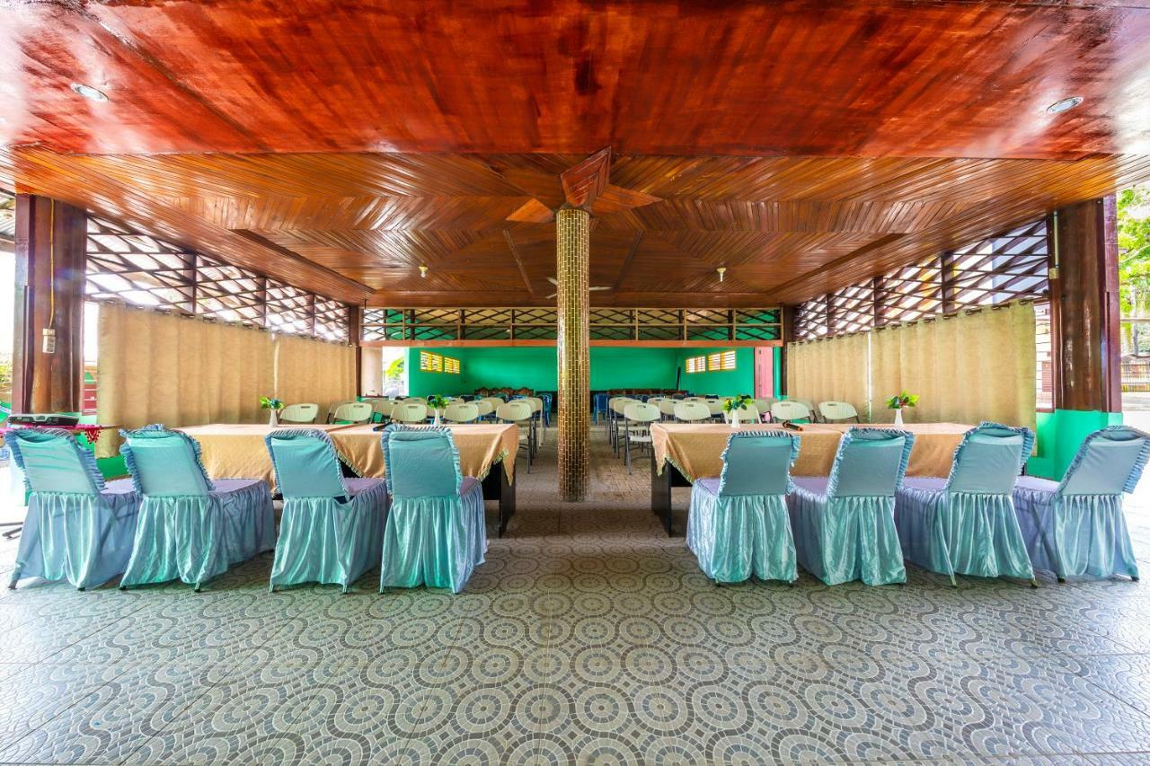 Mega Nasional Seaview Hotel Гунунгситоли Экстерьер фото